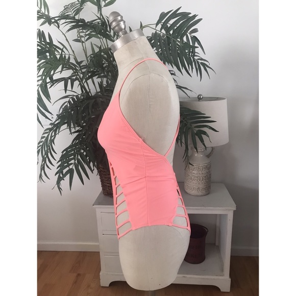 One Piece - Picture 3 of 5